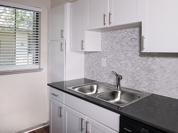 5th image of 4708 Abbott Ave APT 204