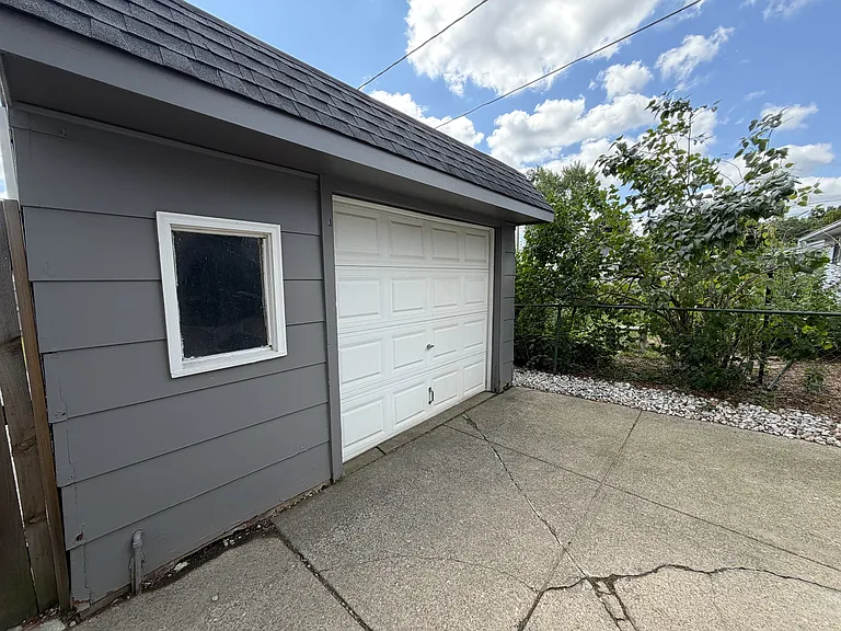 6475 Sandfield Dr — Photo 25