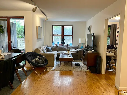 Rented by The Downtown LLC | media 59