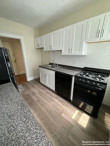1634 Commonwealth Ave Photo 1