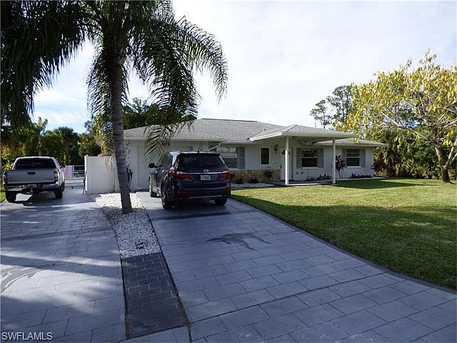 1st image of 409 Poinsettia Ave