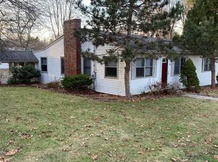 8 Elm Rd, Westford, MA 01886