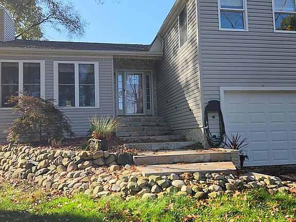 3rd image of 8281 Kimble Dr
