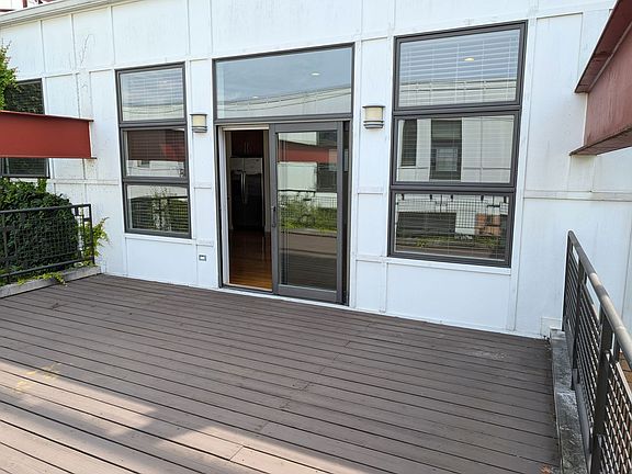 2nd image of 2100 Greenwood St Unit 211
