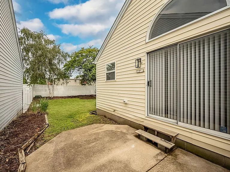2666 Liberty Gardens Dr — Photo 14