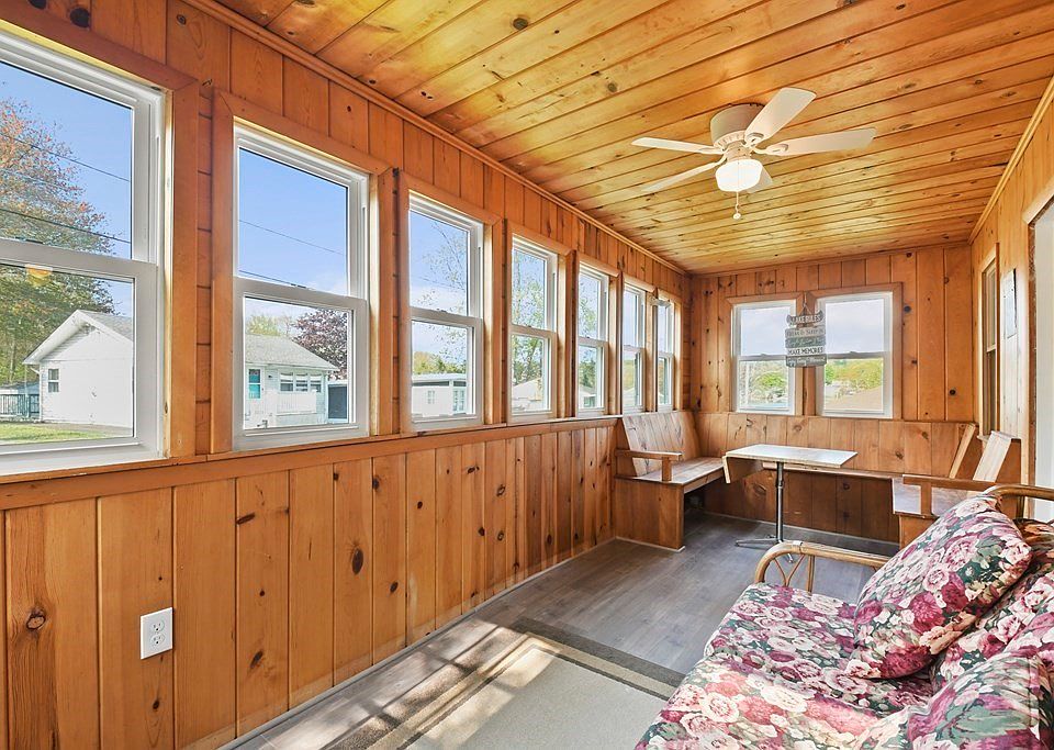 15 Sichols Colony Rd, Wales, MA 01081 Zillow