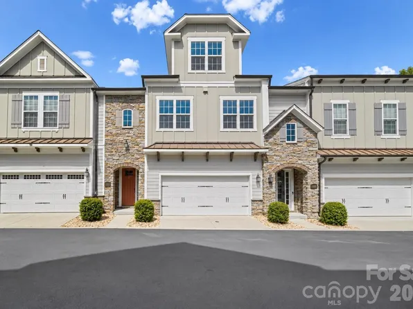 10112 Claire Vista Dr, Charlotte, NC 28277