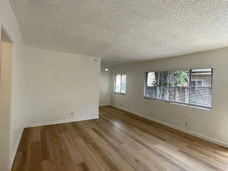 837 W Beach Ave #839 — Photo 14