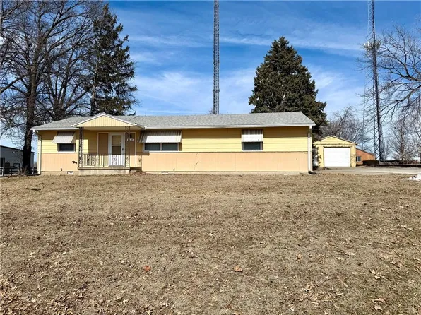 3835 Faraon St, Saint Joseph, MO 64506