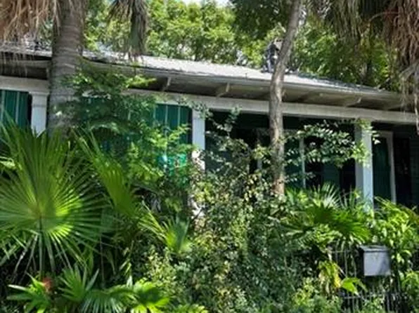 8127 Maple St, New Orleans, LA 70118
