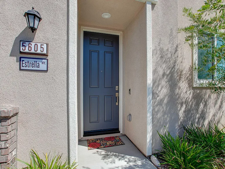 5605 Estrella Way — Photo 9