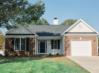 3812 Cranwell Ct, Greensboro, NC 27407