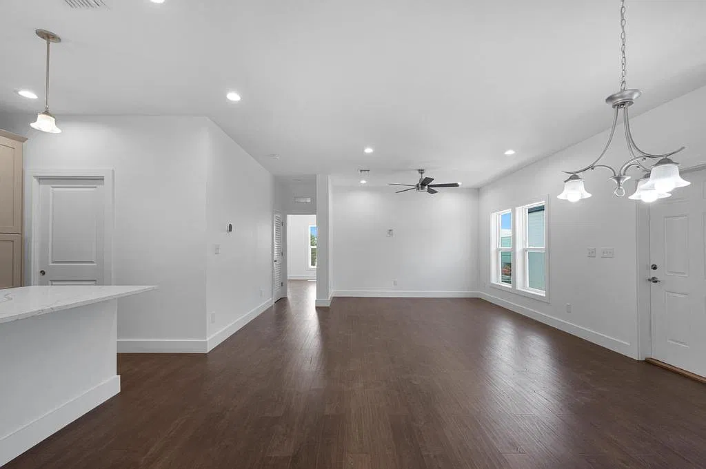 4 bed, 2000 sqft, $6,000 — Photo 4