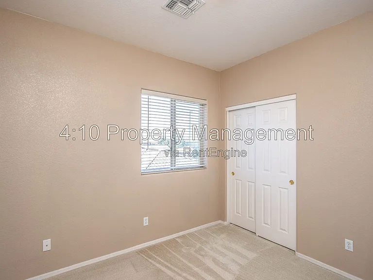 951 E Bellerive Pl — Photo 21