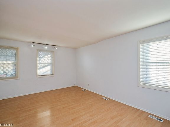5th image of 4542 N Greenview Ave
