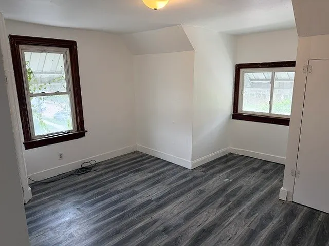 500 Russellwood Ave — Photo 11