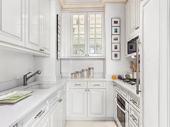 3rd image of 929 Park Ave #8B