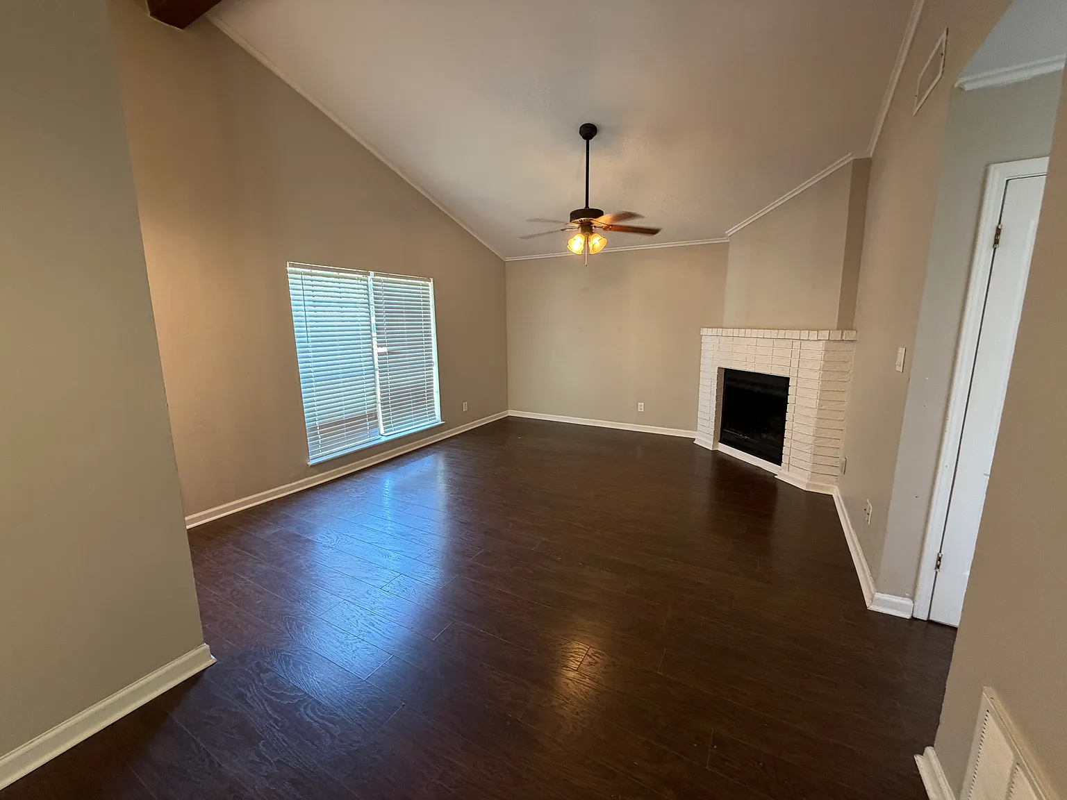 3 bed, 1242 sqft, $1,700 — Photo 3