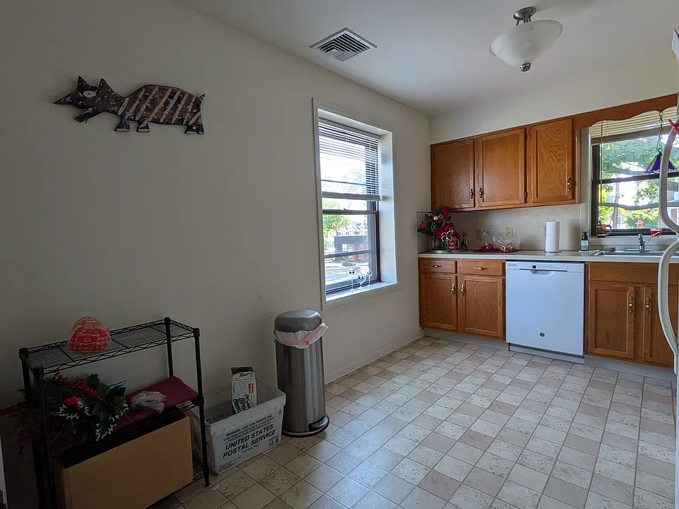Plenty of space to add storage shelves or a chef's table