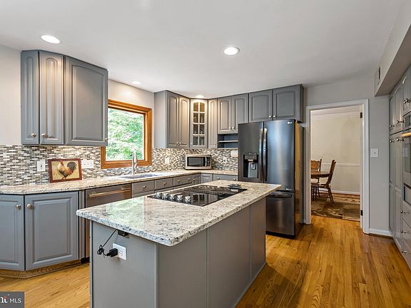 2nd image of 8029 Whitting Dr