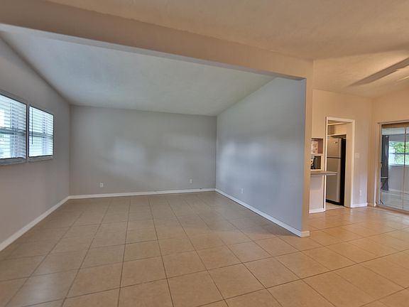 2nd image of 2038 Ivy Pl