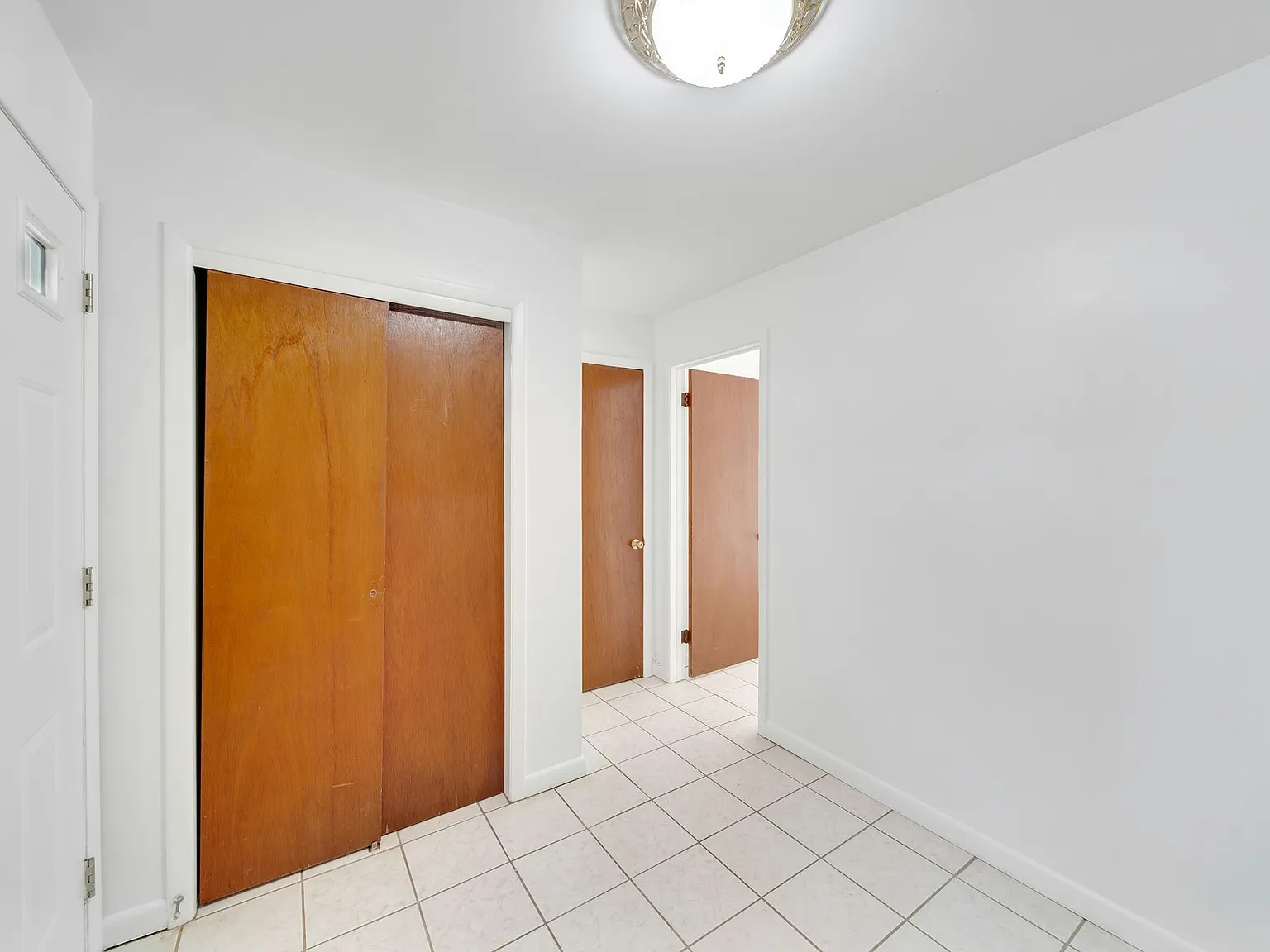 3 bed, 1.5 bath, 2282 sqft, $4,700 — Photo 4