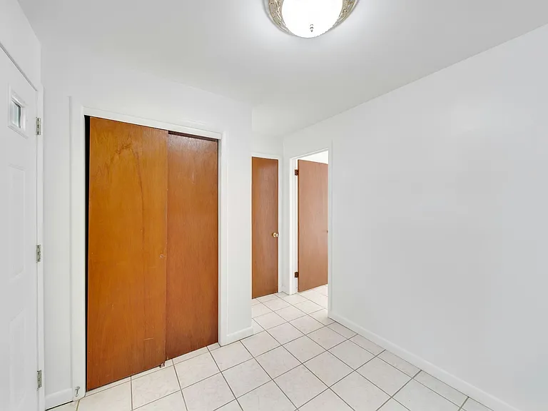 516 Knickerbocker Rd — Photo 4