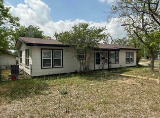 903 E Walnut, Seguin, TX 78155