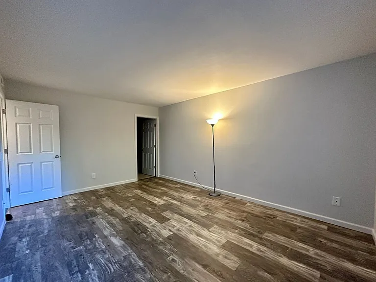 9201 NE Juanita Dr #103 — Photo 8