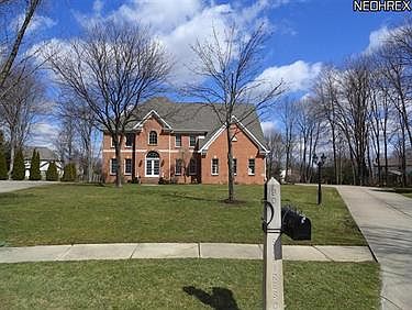1st image of 90 Squires Ct