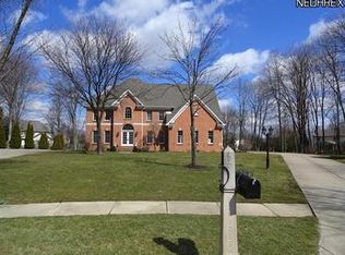 90 Squires Ct, Canfield, OH