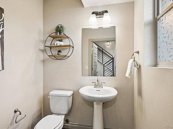 5th image of 1818 N Clarkson Street #106