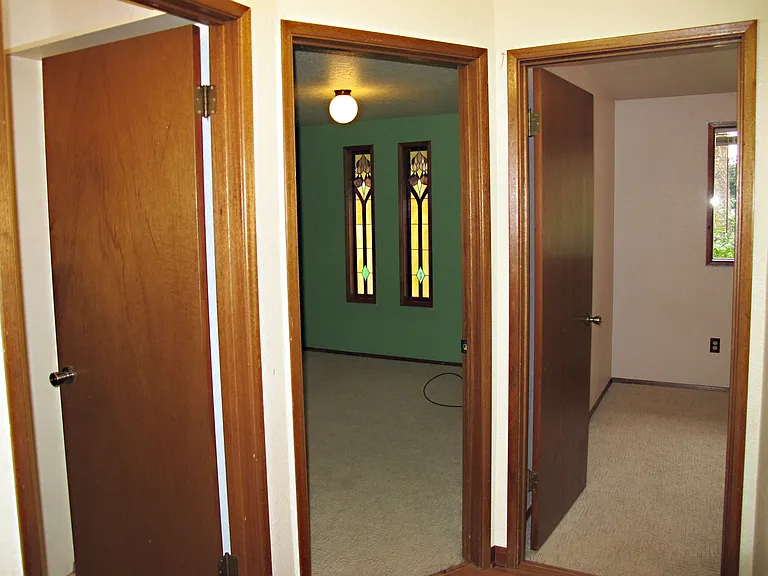 601 NW Ensign Dr — Photo 11