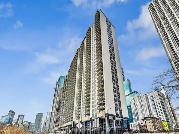 400 E Randolph St APT 2425, Chicago, IL 60601