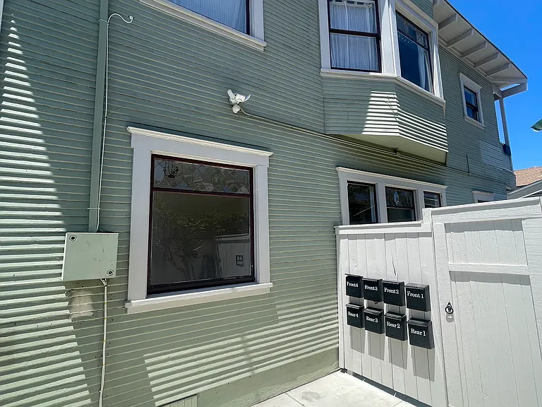 1066 Robinson Ave #1 — Photo 37