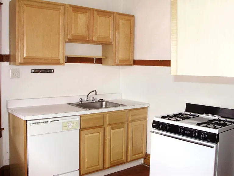 2748 N Mildred Ave #3 — Photo 2