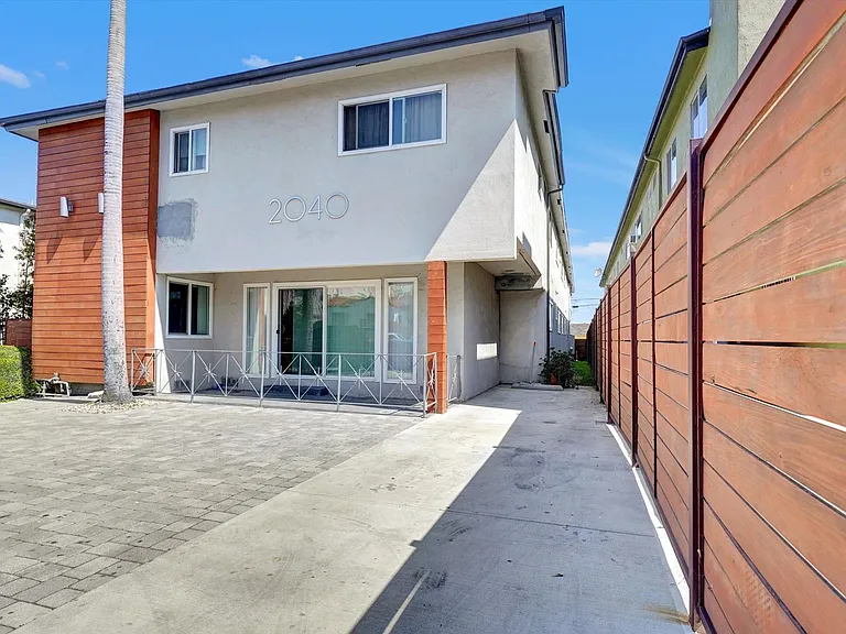 2040 S Sherbourne Dr — Photo 1