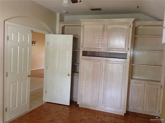 5th image of 2704 N 41st St