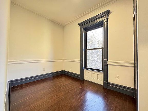 4th image of 130 New York Ave APT 5
