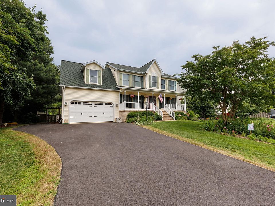 1st image of 120 Bay Meadows Ln