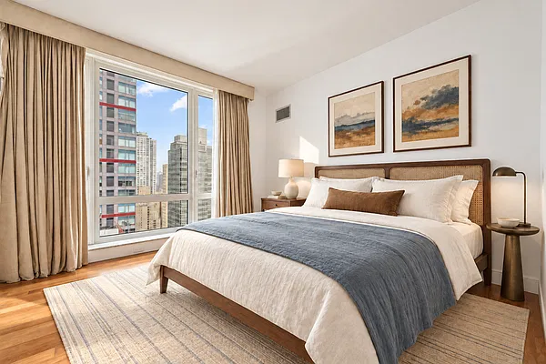 Bedroom, photo 2