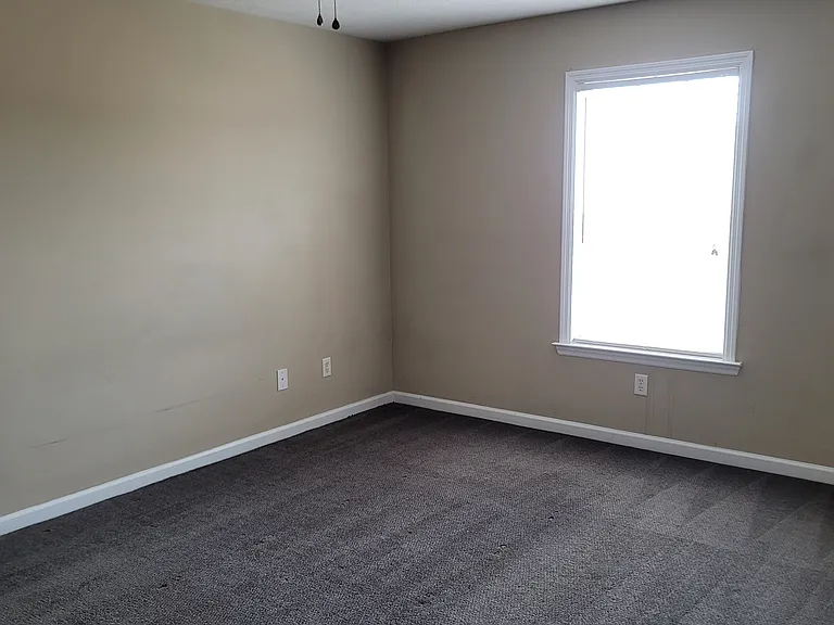1252 Longpoint Dr — Photo 8