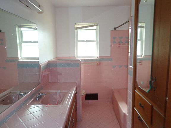 2nd image of 1612 NW 32nd St