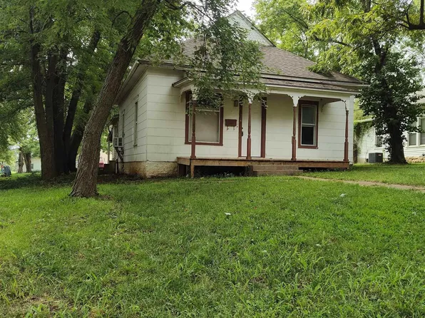 609 Westridge Rd, Holton, KS 66436