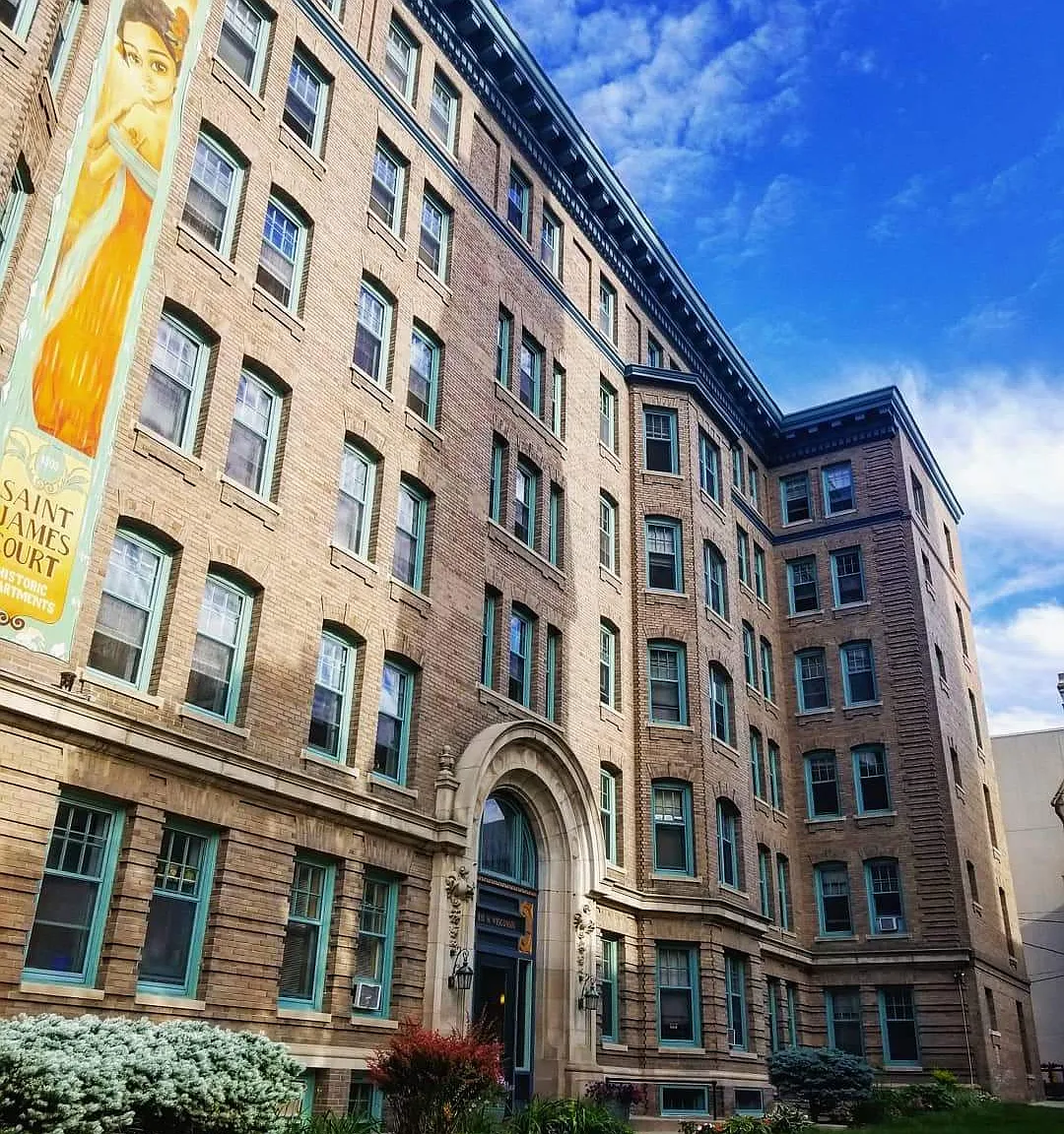 St. James Court Historic Apartments — Photo 2