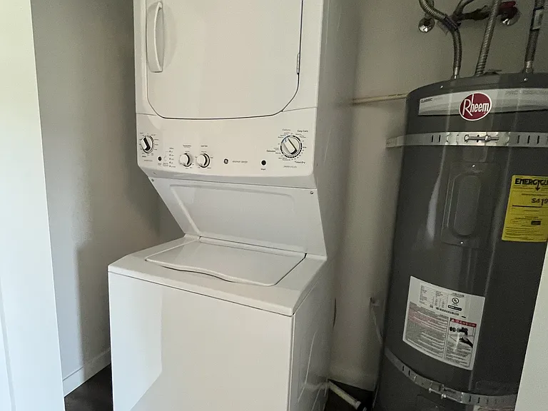 209 Hickory St #201 — Photo 8