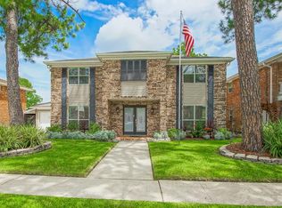 7431 Springlake Dr, New Orleans, LA 70126