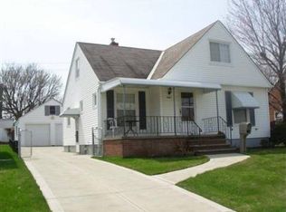 9215 Snow Rd, Parma Heights, OH 44130