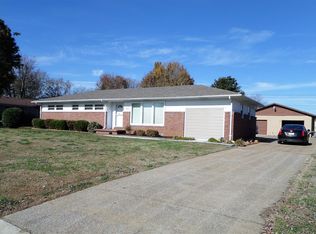 702 8th St, Lawrenceburg, TN 38464