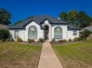211 Country Club Pkwy, Maumelle, AR 72113